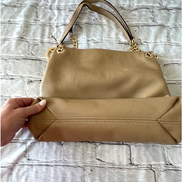 Michael Kors Neutral beige Jet Set Chain Shoulder Bag - Picture 6 of 16